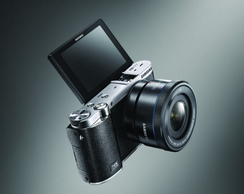 Samsung-Smart-Camera-NX3000-Tizen-Retro-Design-Connectivity